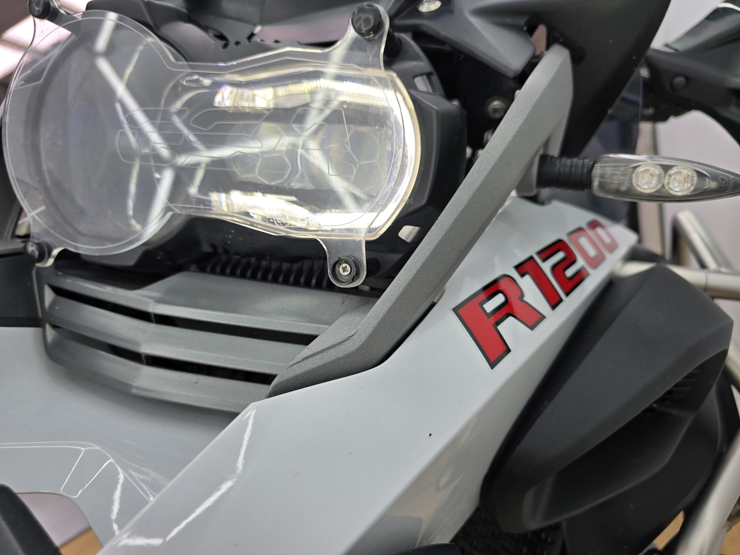The Ultimate Globetrotter: A Detailed Review of the 2016 BMW R1200GS Adventure