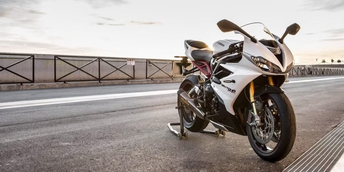 The Triumph Daytona 675: A British Triple Threat That Redefined the Supersport Class