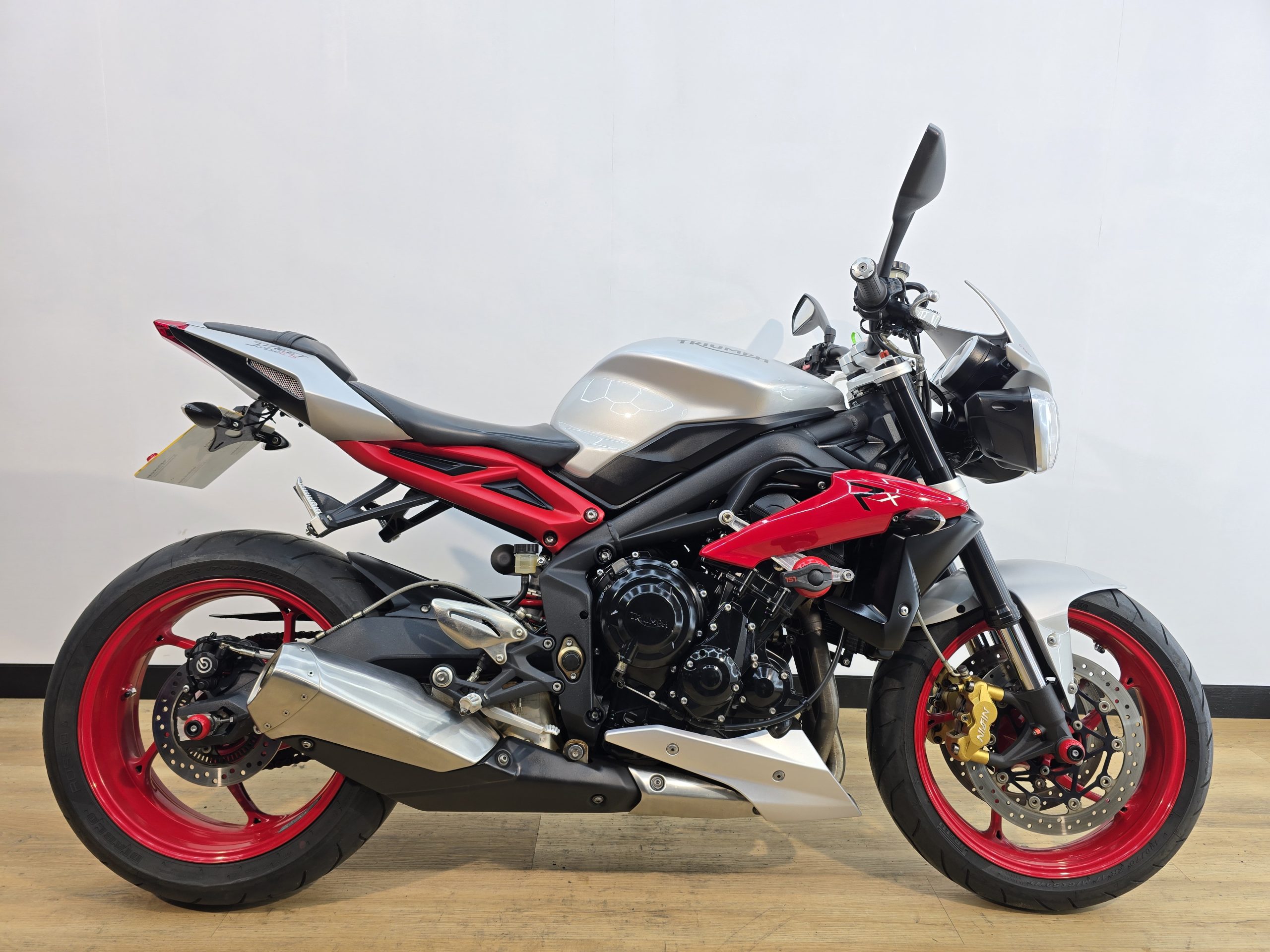 The Definitive Streetfighter: A Review of the 2016 Triumph Street Triple 675 RX