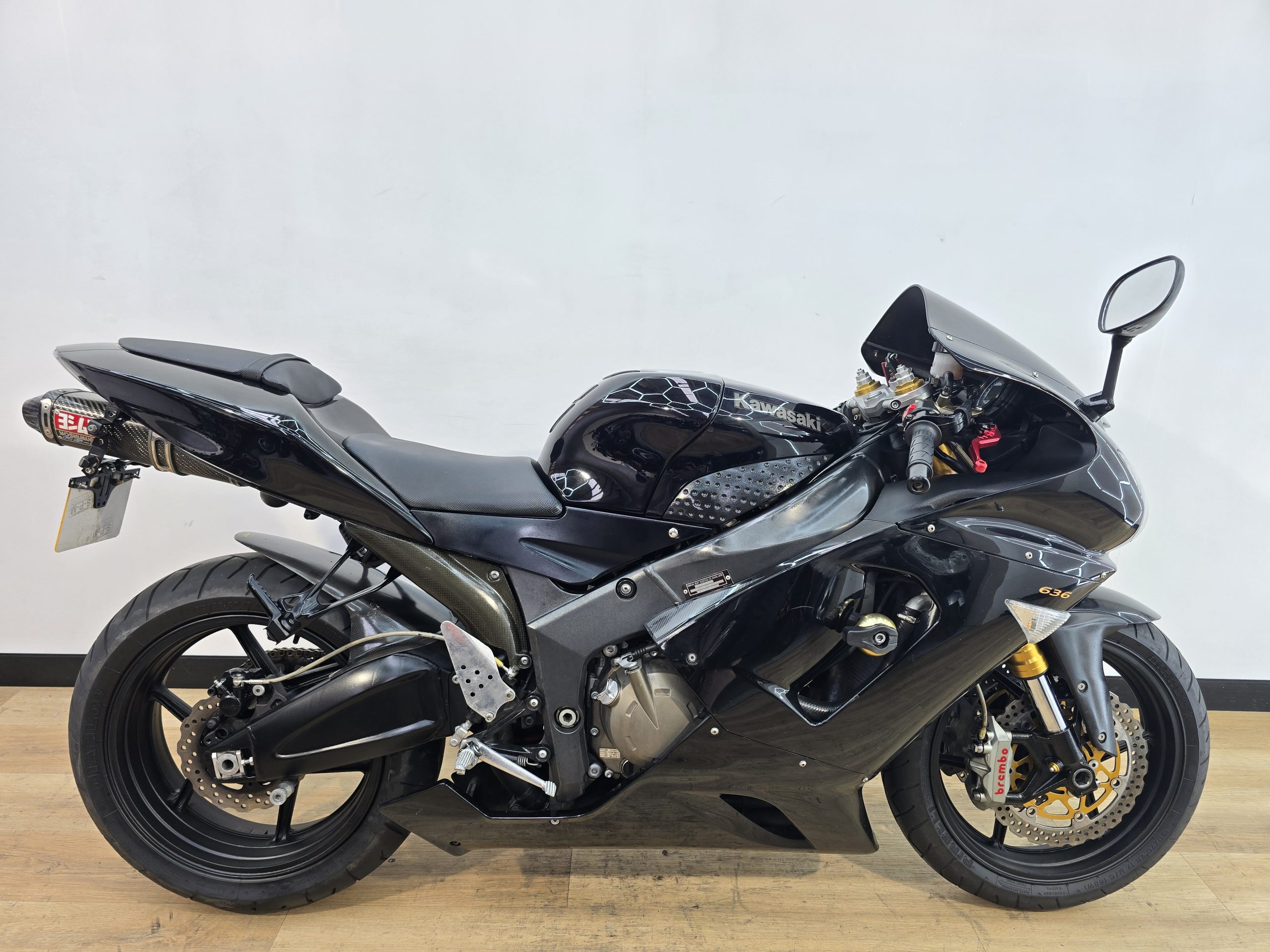 proud Used Kawasaki Ninja ZX-6R for sale in Derbyshire at Mallory