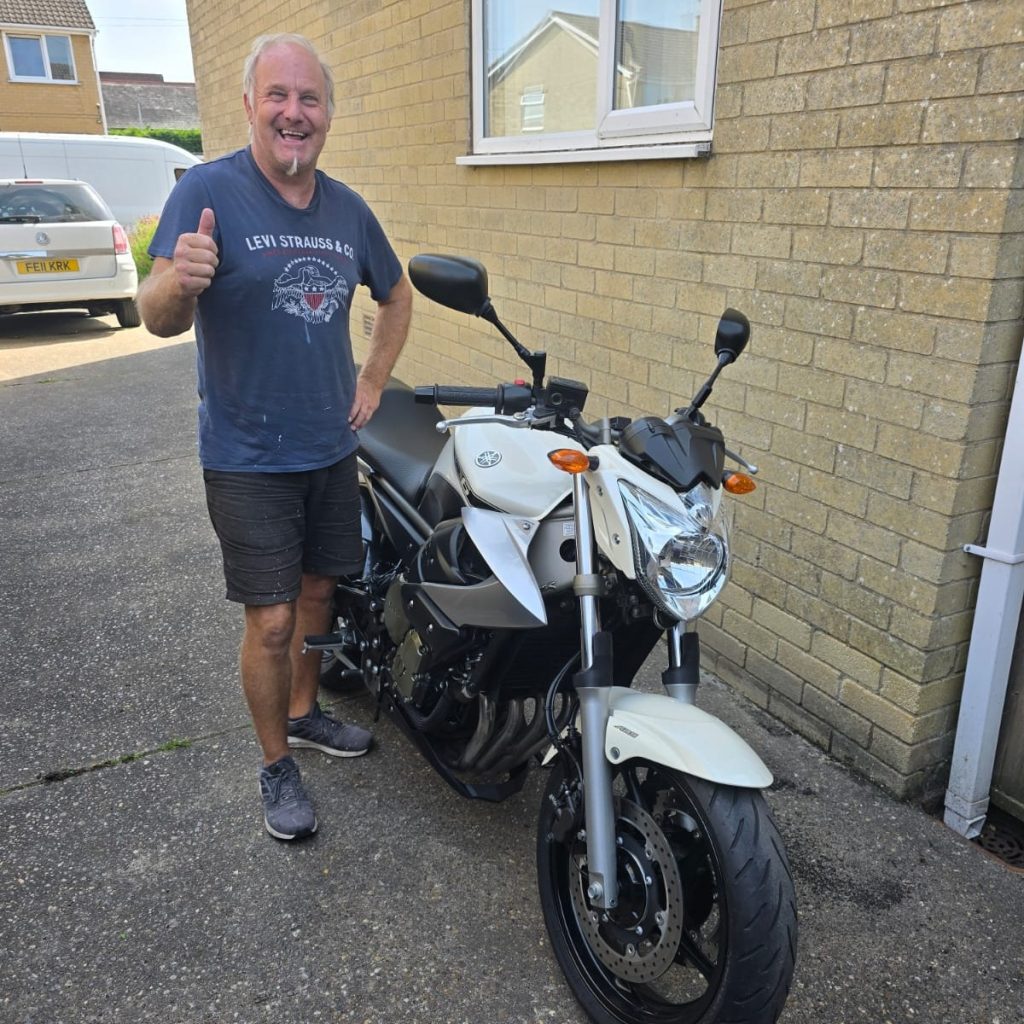 collecting Yamaha XJ6 Diversion
