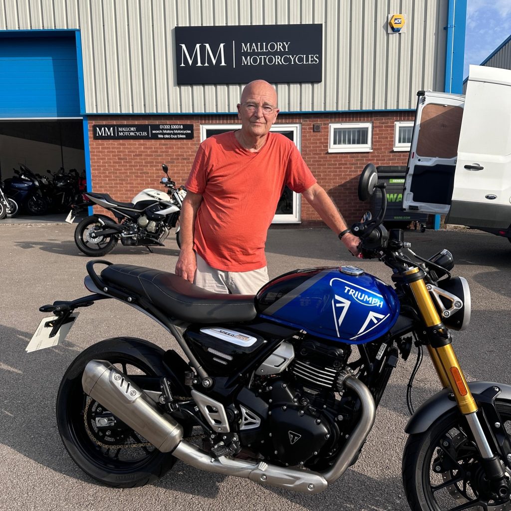 collecting Triumph Speed 400