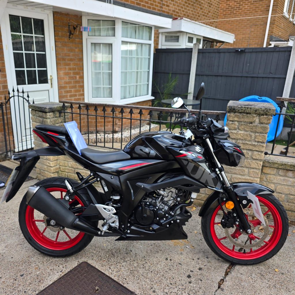 collecting Suzuki GSX-S125