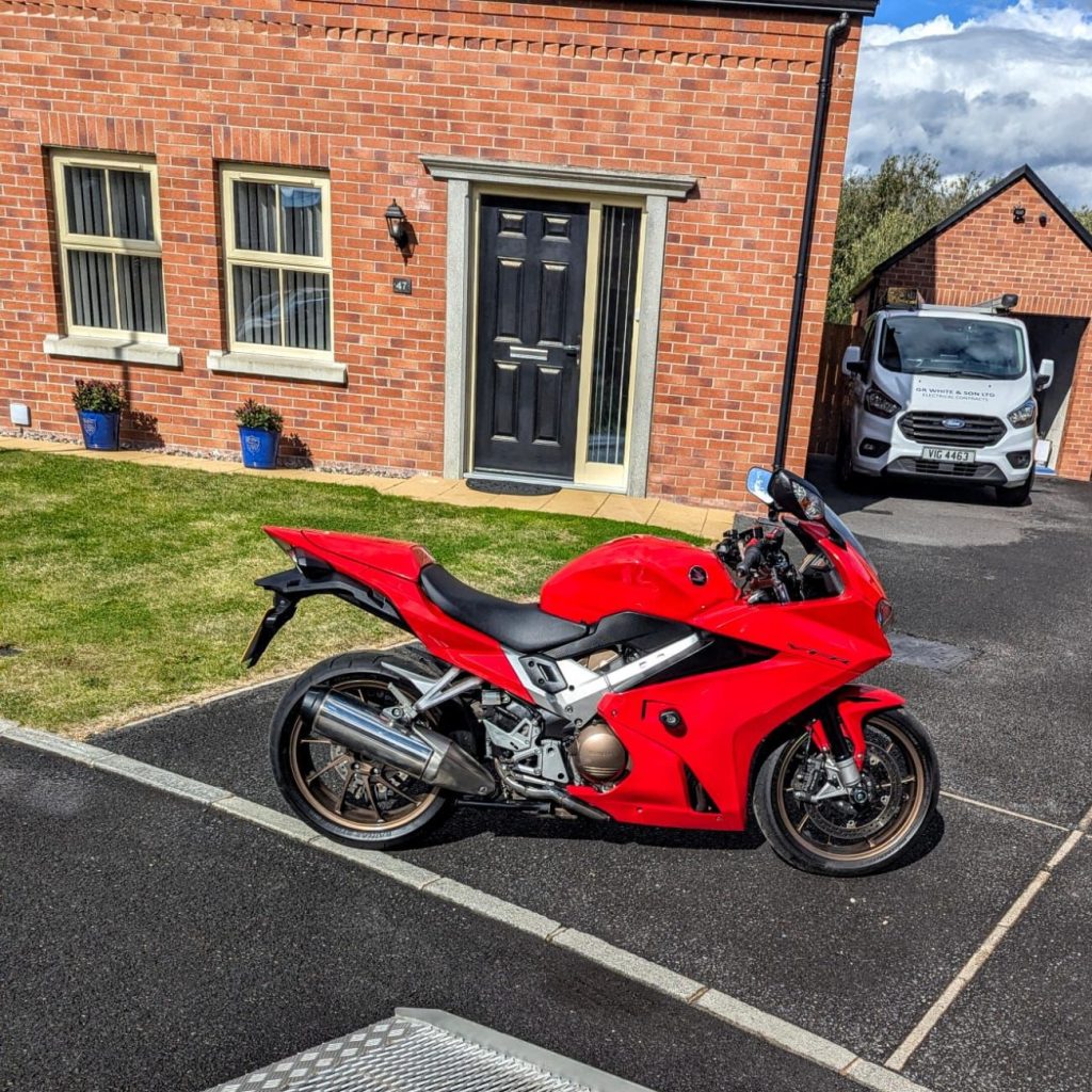 collecting Honda VFR800