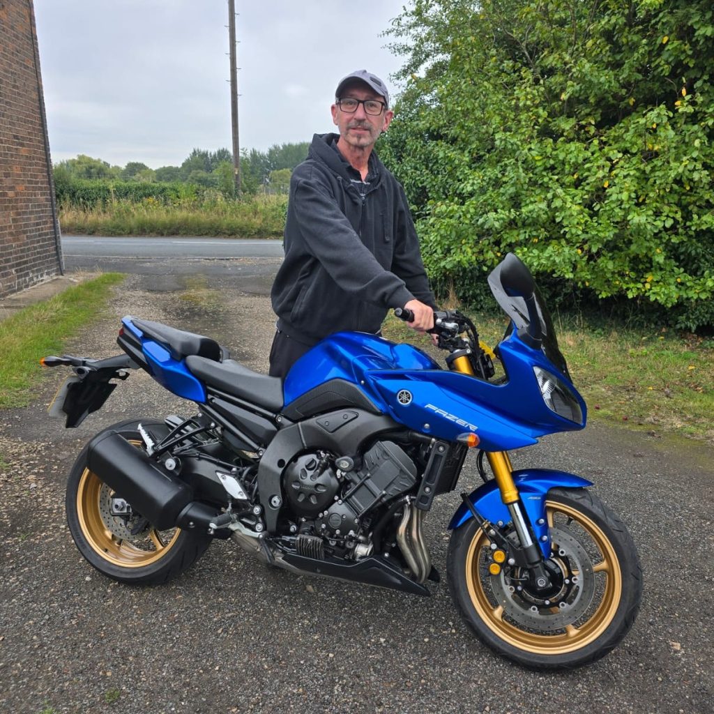 collecting Yamaha Fazer FZ8