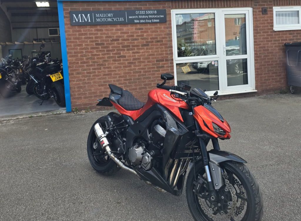 collecting Kawasaki Z1000