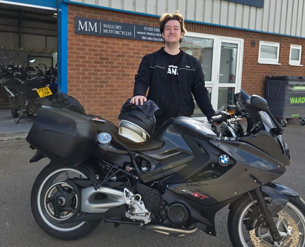 collecting BMW F800GT
