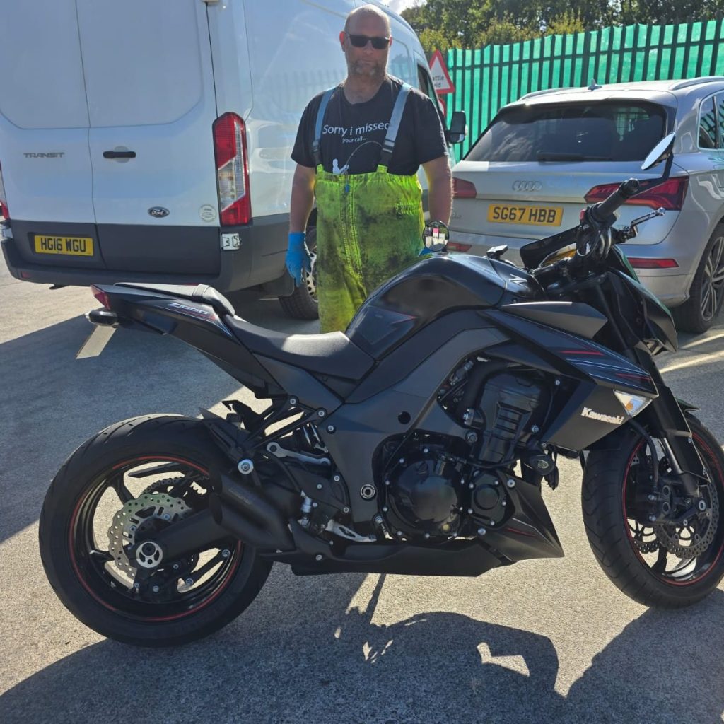 collecting Kawasaki Z1000
