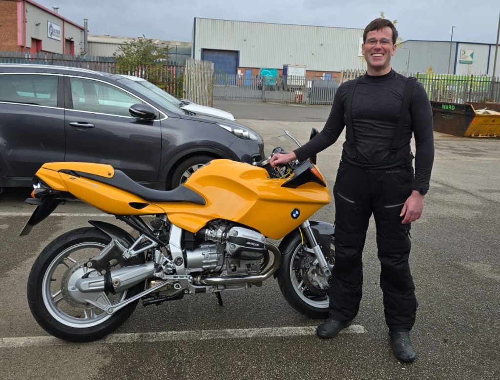 collecting BMW R1100S