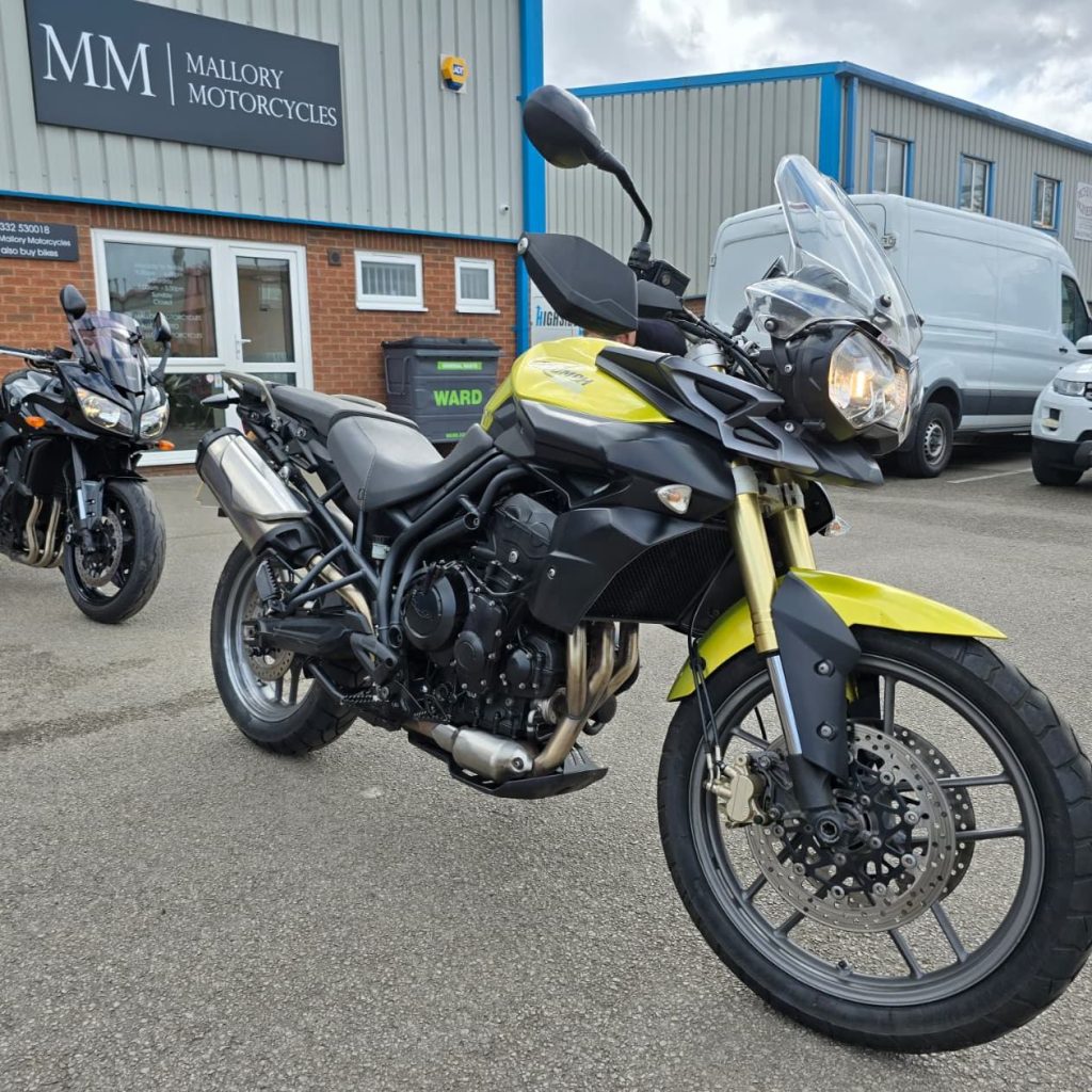 collecting Triumph Tiger 800