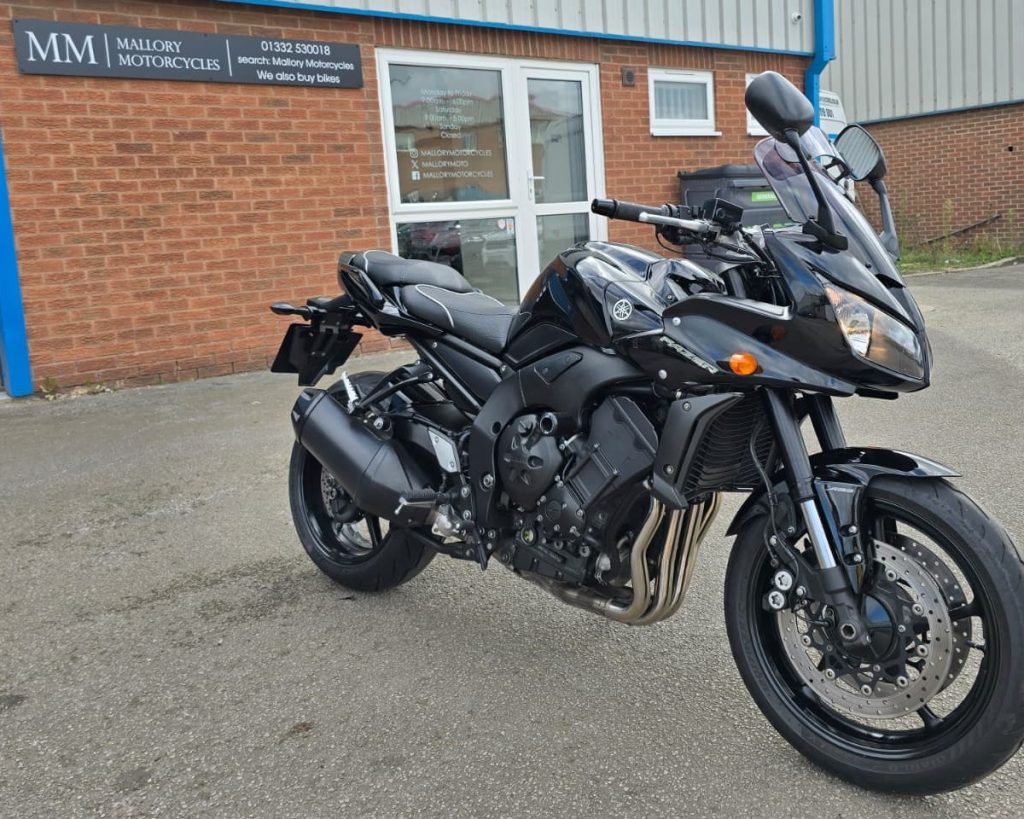 collecting Yamaha Fazer FZ8