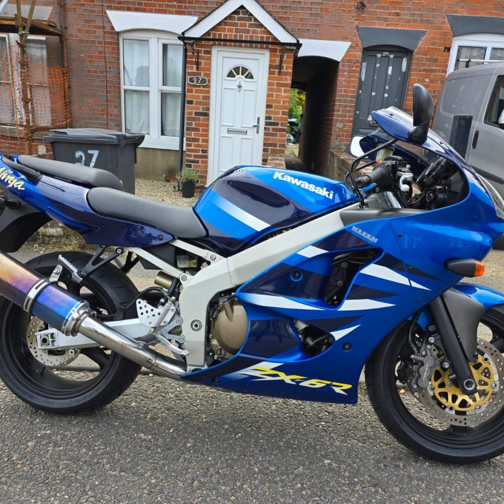 collecting Kawasaki ZX-6 Ninja