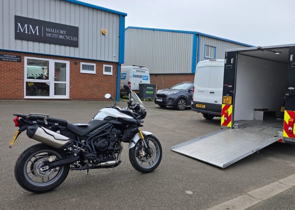 collecting Triumph Tiger 800
