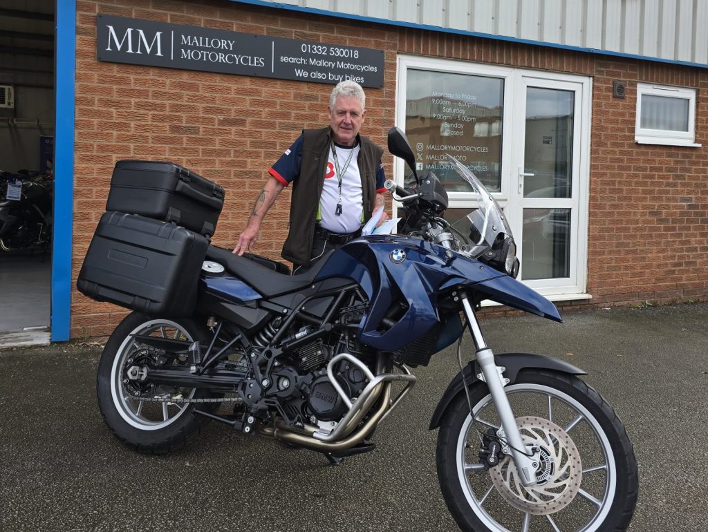 collecting BMW F650GS