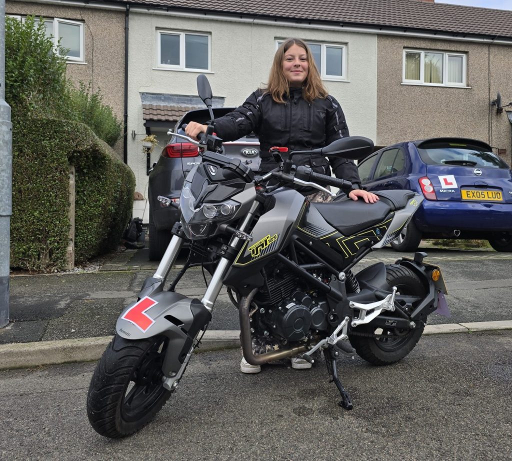 collecting Benelli TNT 125