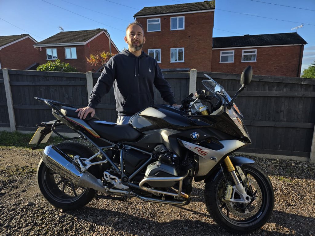 collecting BMW R1200RS Iconic