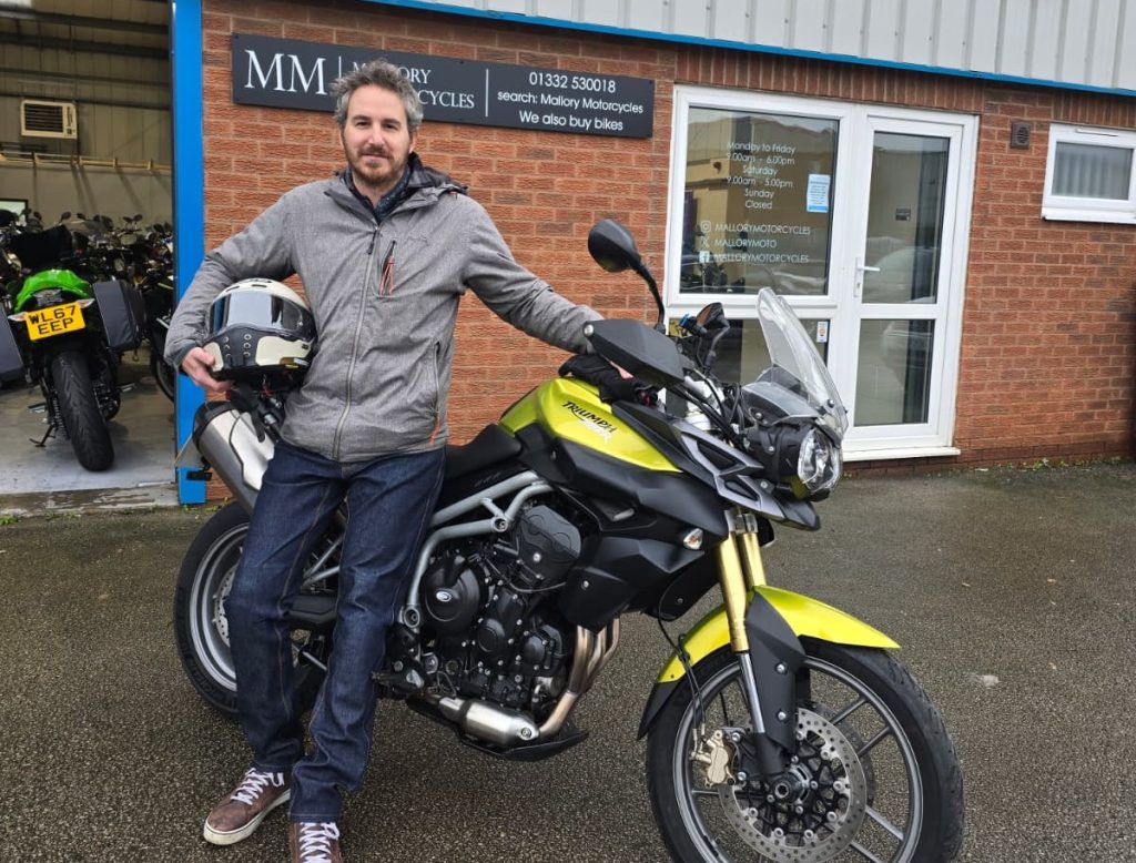 collecting Triumph Tiger 800